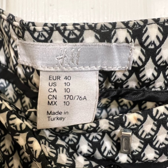 H&M Black and White Tuxedo Striped Trousers - Picture 4 of 6